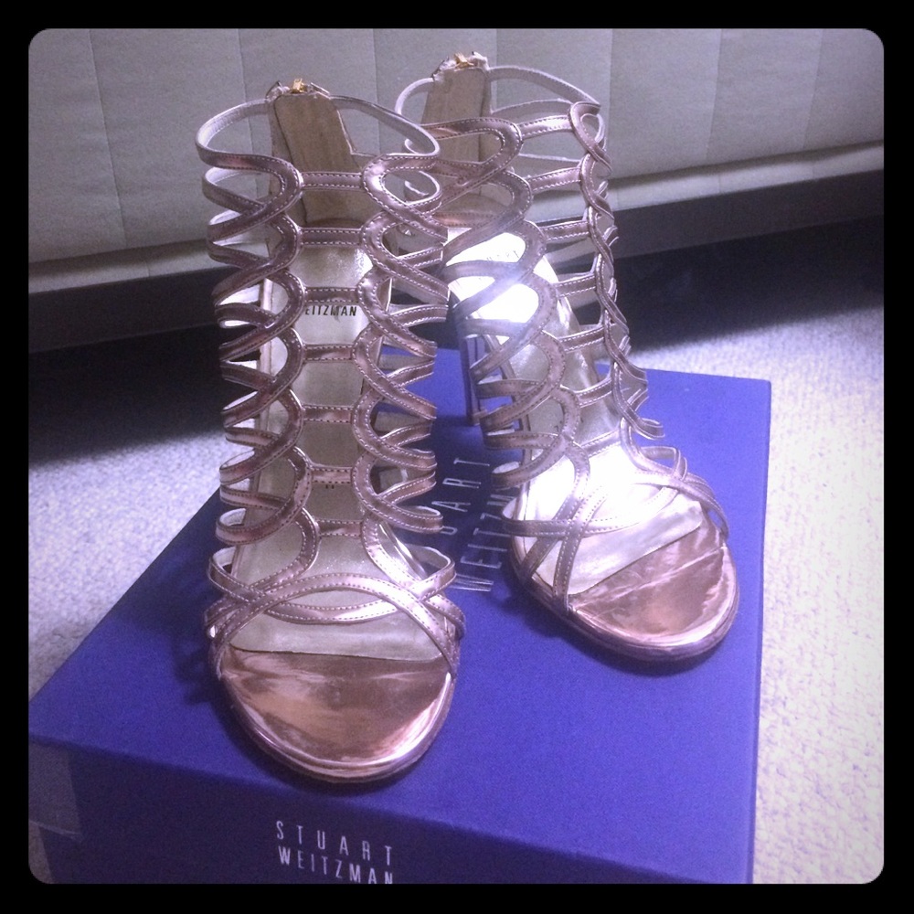 Stuart Weitzman Sz-7.5. With box